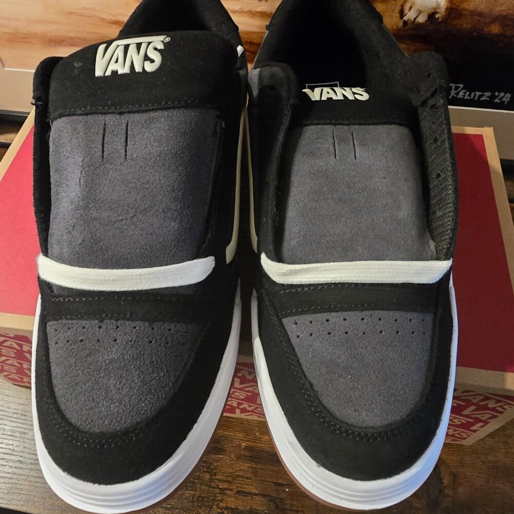 Vans Hylane Skate Sneakers Shoes Black/White/Gum VN000D26BMA Mens 11 US NEW - Picture 4 of 10